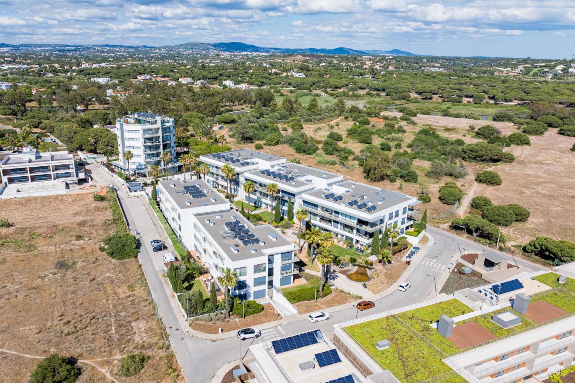 Cavalo Preto Luxury Beach Apartment By Golden Zenith Quarteira Εξωτερικό φωτογραφία