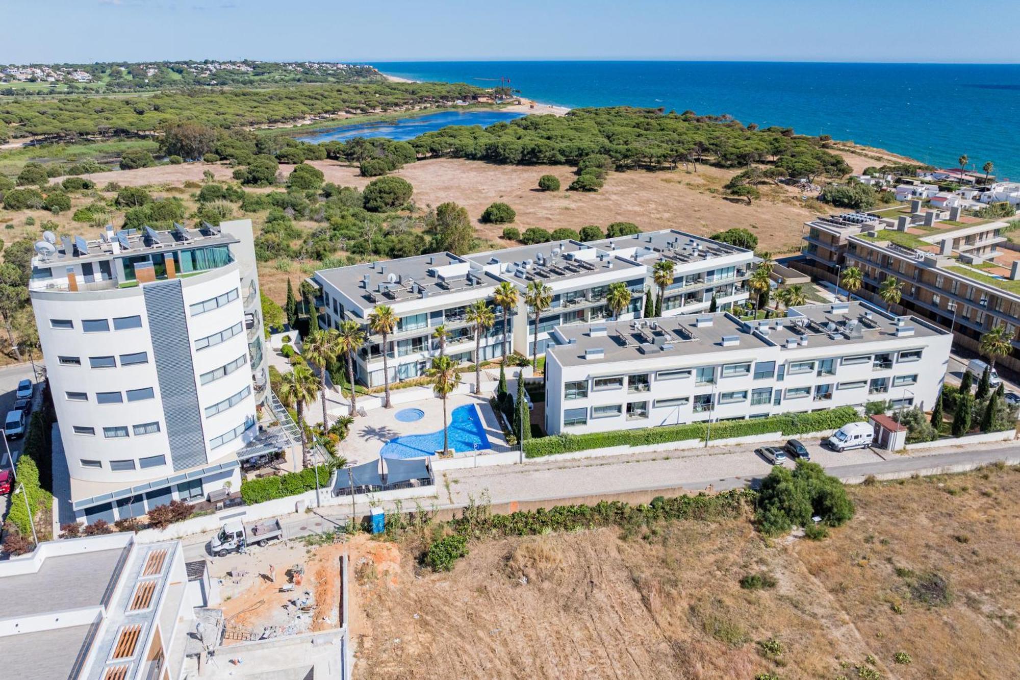 Cavalo Preto Luxury Beach Apartment By Golden Zenith Quarteira Εξωτερικό φωτογραφία